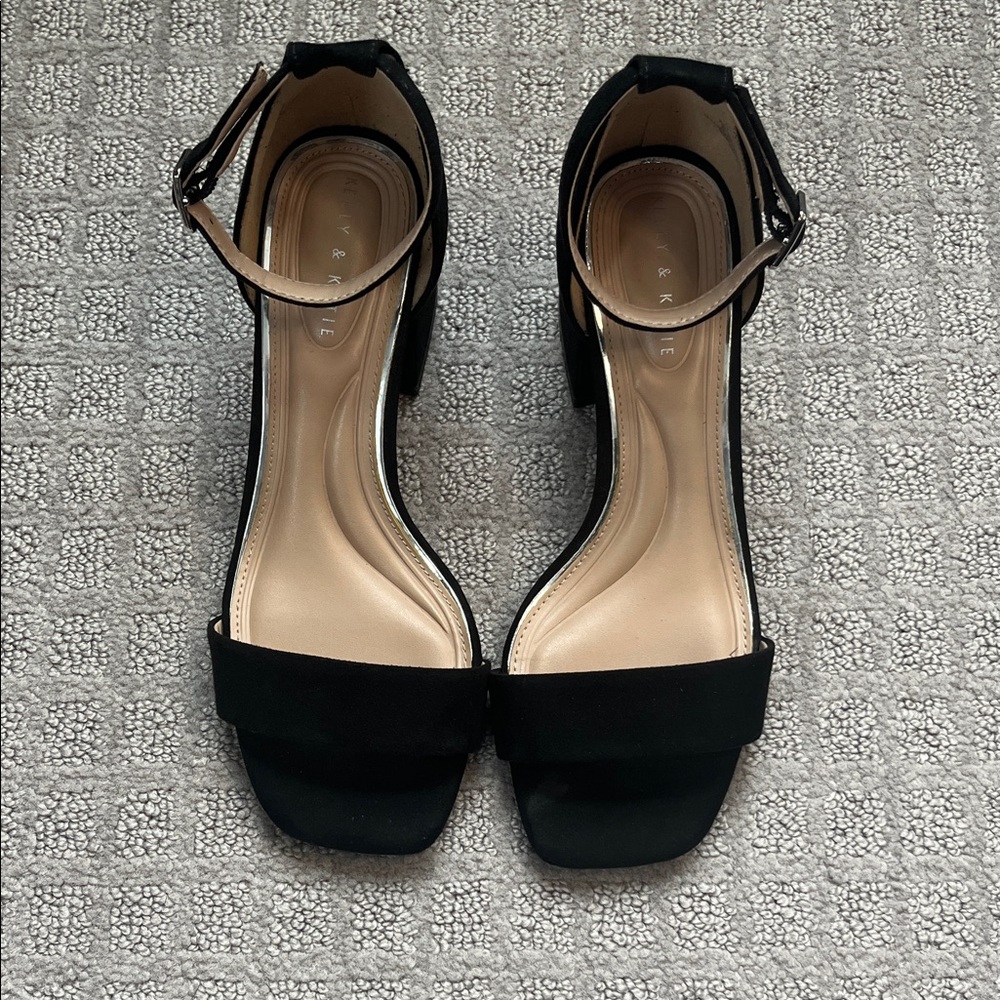 Kelly & Katie Marybell Black Fabric Ankle Strap 2.25” Block Heel Sandals 6.5W